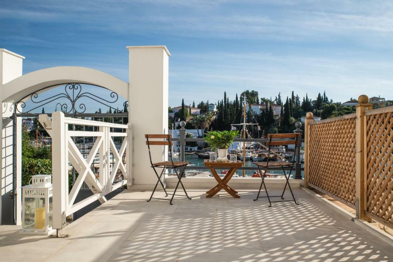 Porto Vecchio Luxury Suites Спетсес Экстерьер фото
