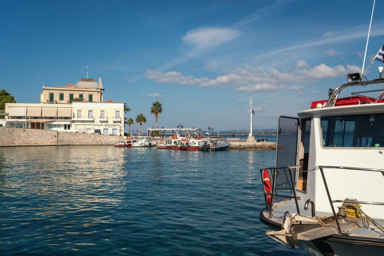 Porto Vecchio Luxury Suites Спетсес Экстерьер фото