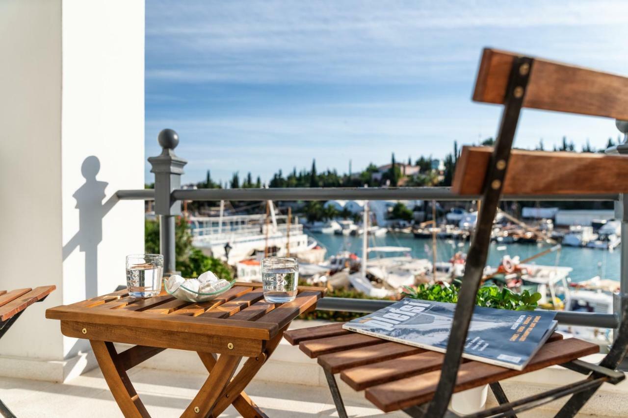 Porto Vecchio Luxury Suites Спетсес Экстерьер фото