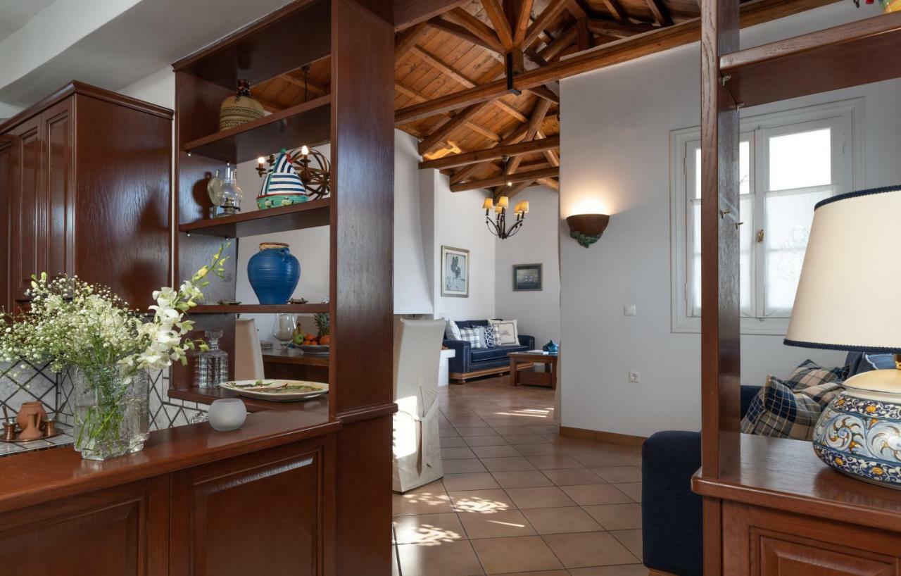 Porto Vecchio Luxury Suites Спетсес Экстерьер фото