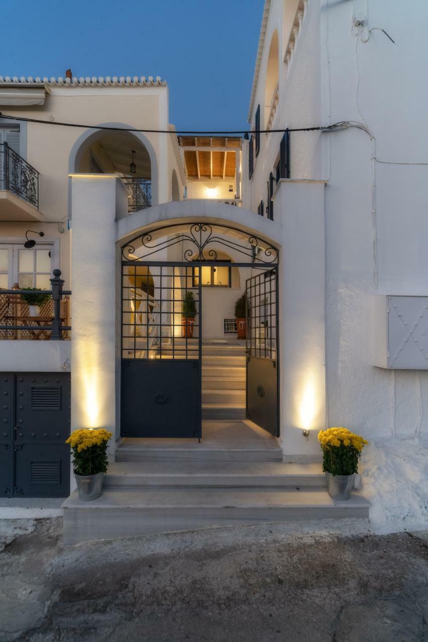 Porto Vecchio Luxury Suites Спетсес Экстерьер фото