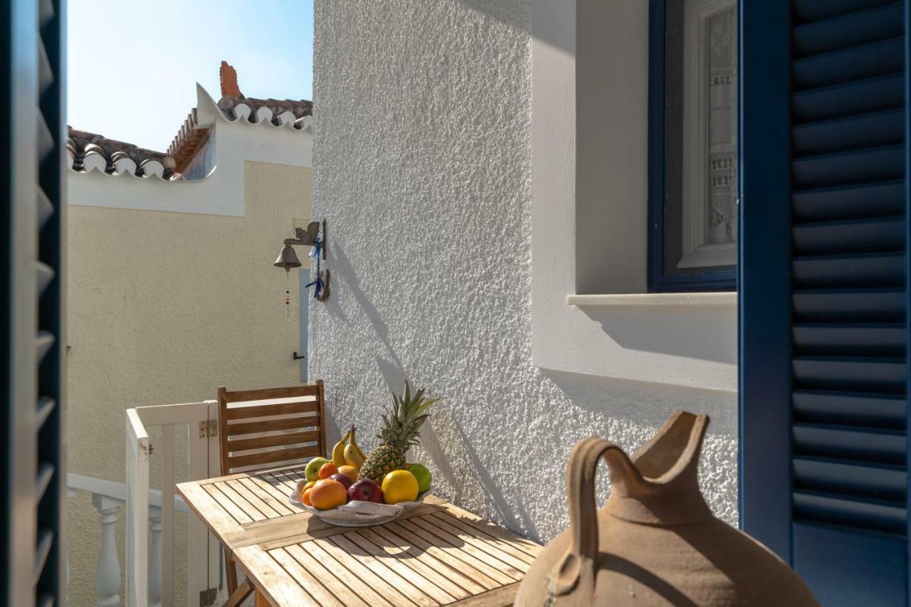 Porto Vecchio Luxury Suites Спетсес Экстерьер фото